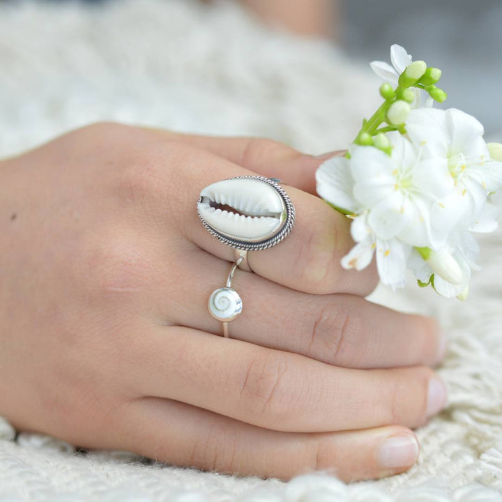 Dainty Shiva Shell Ring
