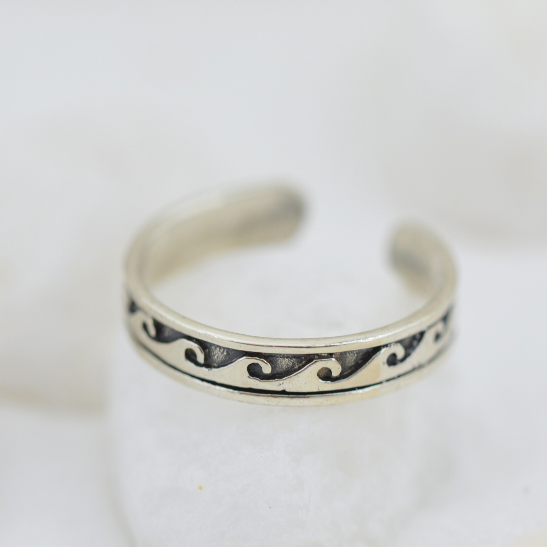 Gentle Wave Toe Ring
