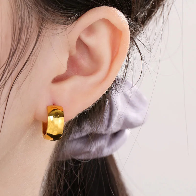 Wide Golden Hoops (16mm)
