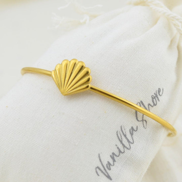 Clam Shell Cuff