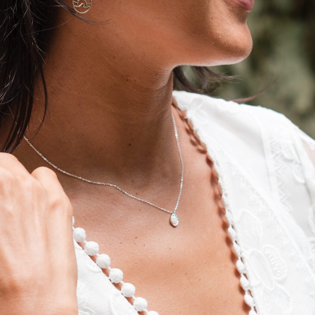 Dainty Fire Snow Necklace