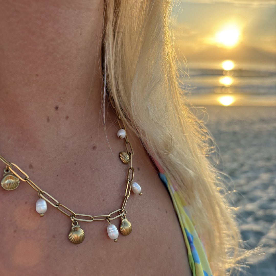 Pearl and The Sea Necklace