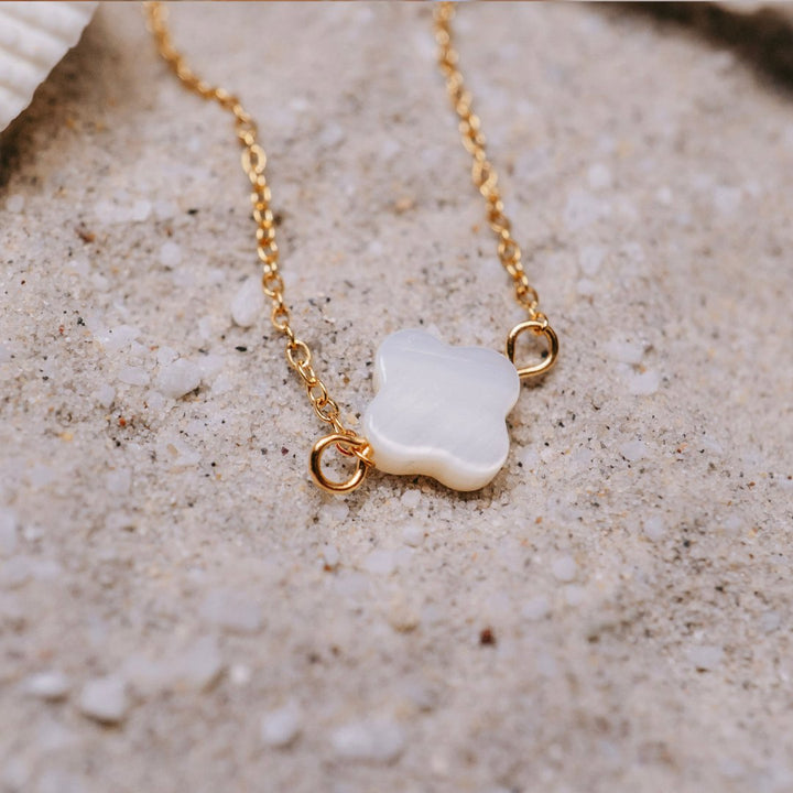 Dainty Clover Necklace