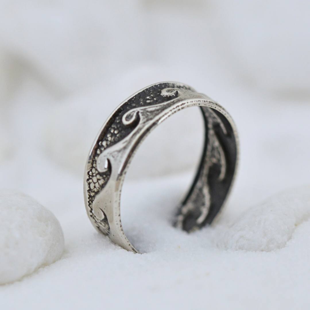 Rolling Tide Toe Ring