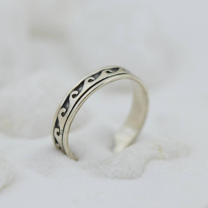 Gentle Wave Toe Ring