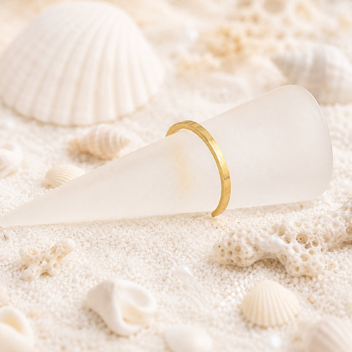 Fine Band Gold Toe Ring