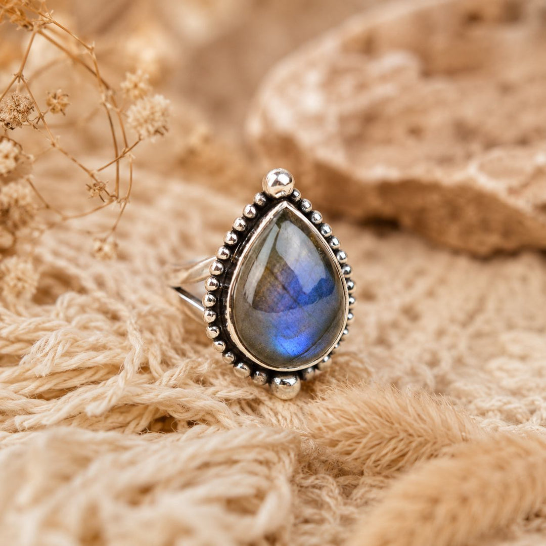 Luminous Labradorite Ring