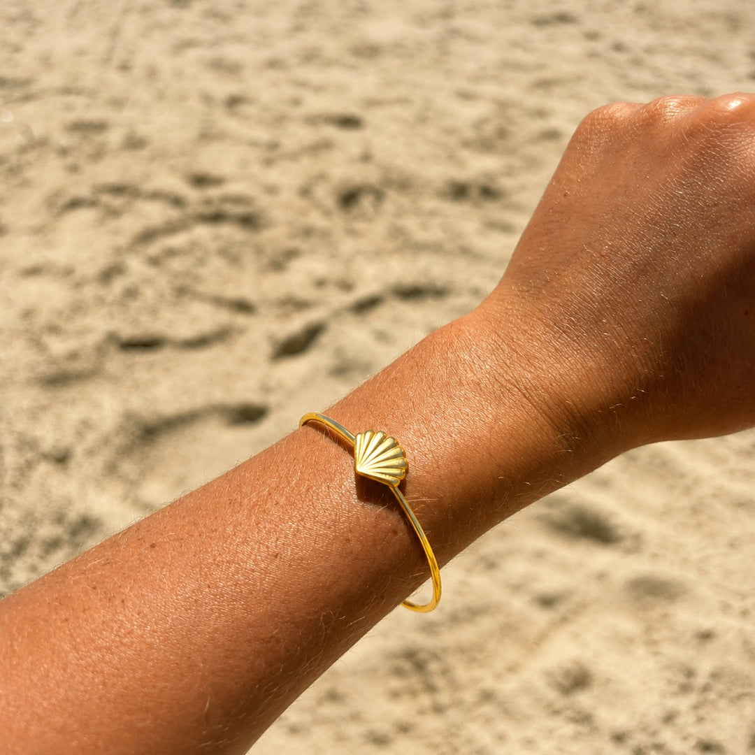 Clam Shell Cuff