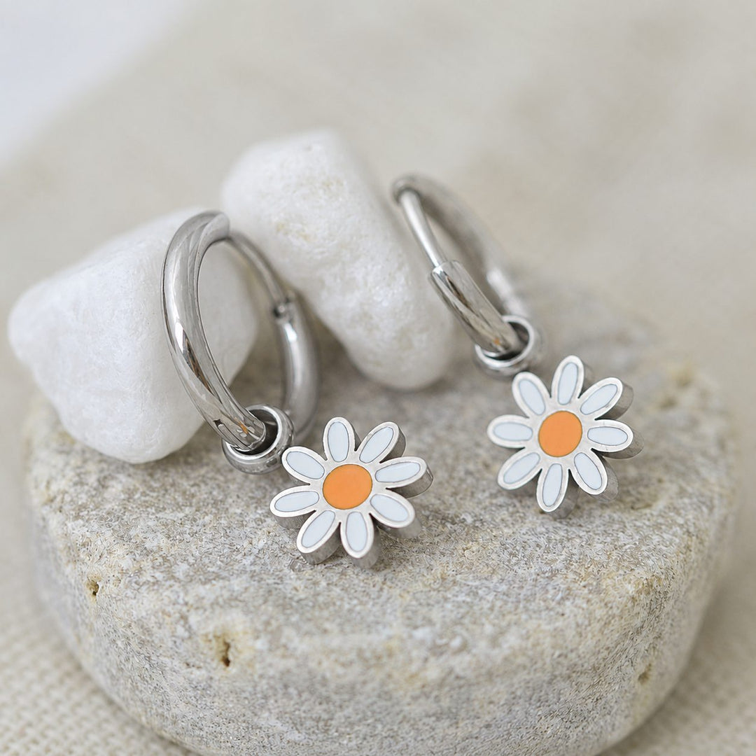 Silver Daisy Huggies