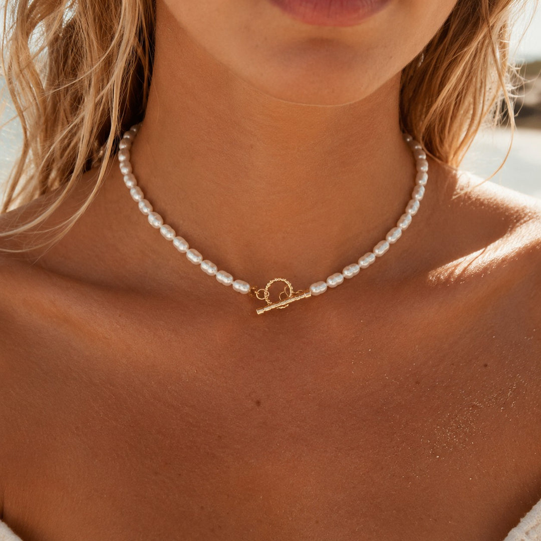 Pearl Toggle Choker