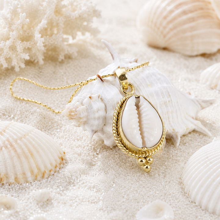 NECKLACES - GOLD COWRIE NECKLACE