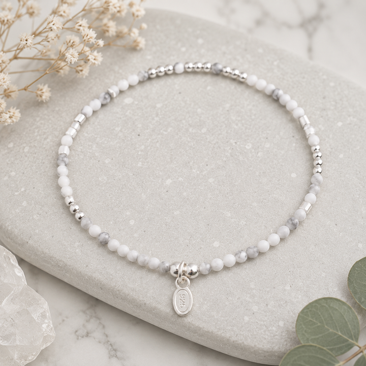 Bracelets - Dainty white bead bracelet