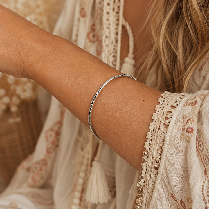 Bracelets - Boho Bangle