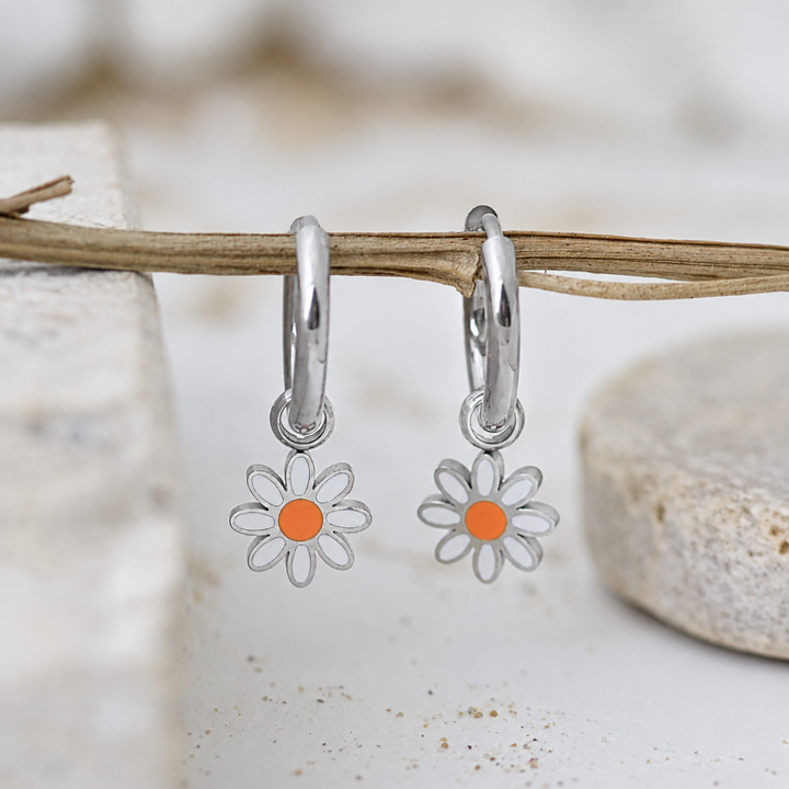 Silver Daisy Huggies