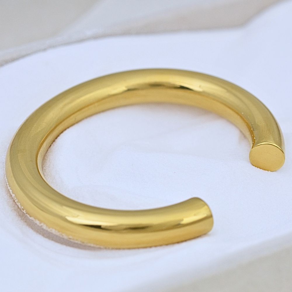 Bracelets - Chunky Gold Bangle