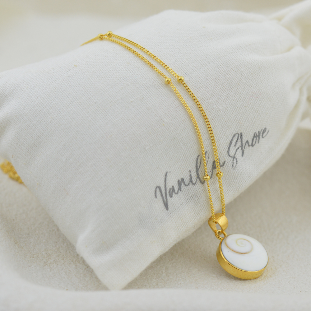 Necklaces - Gold Shell Necklace