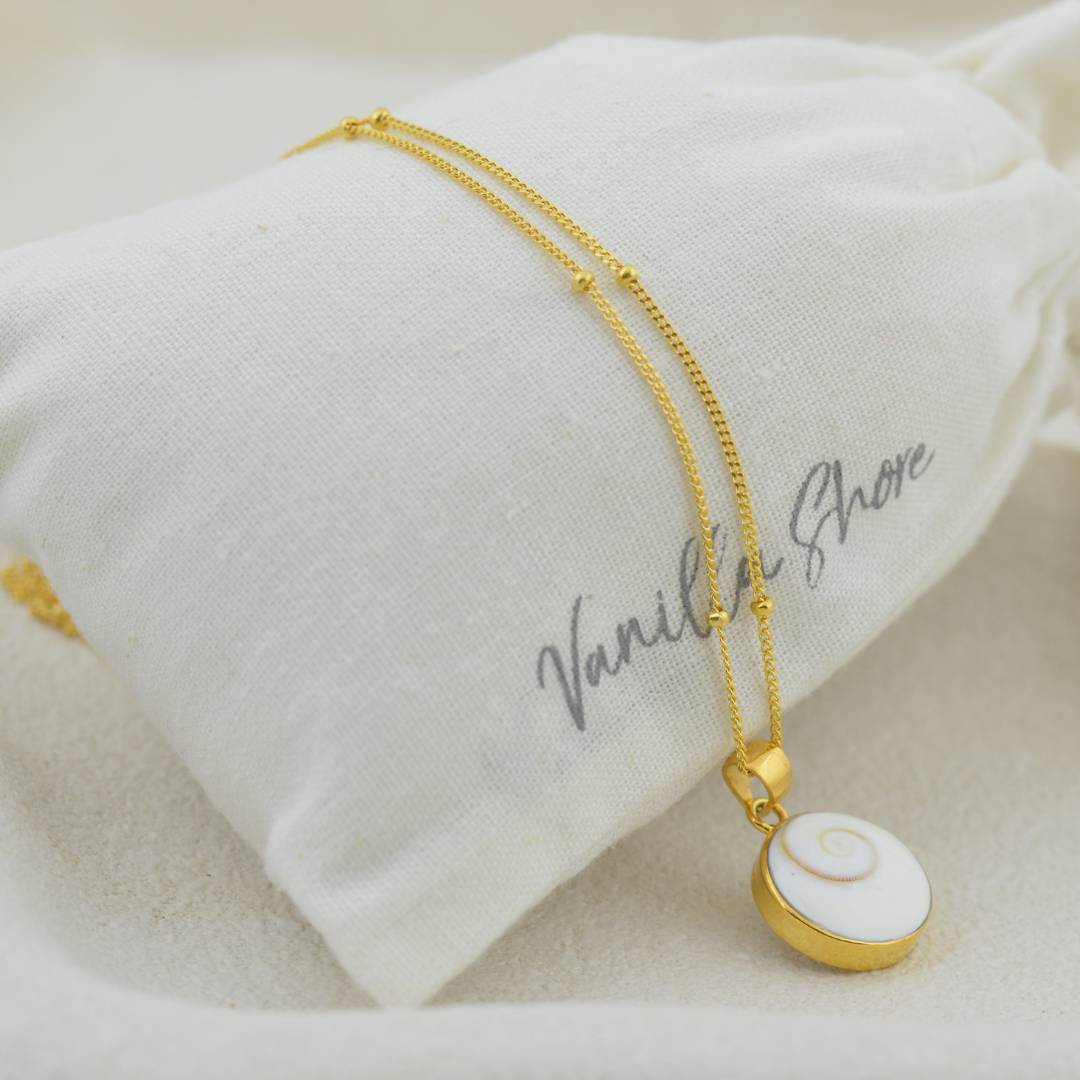 Necklaces - Gold Shell Necklace