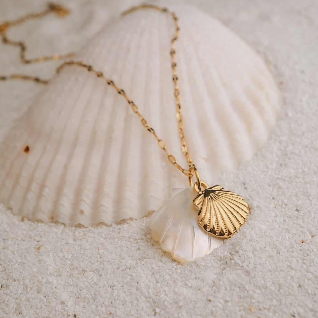 Necklaces - Gold Shell Necklace
