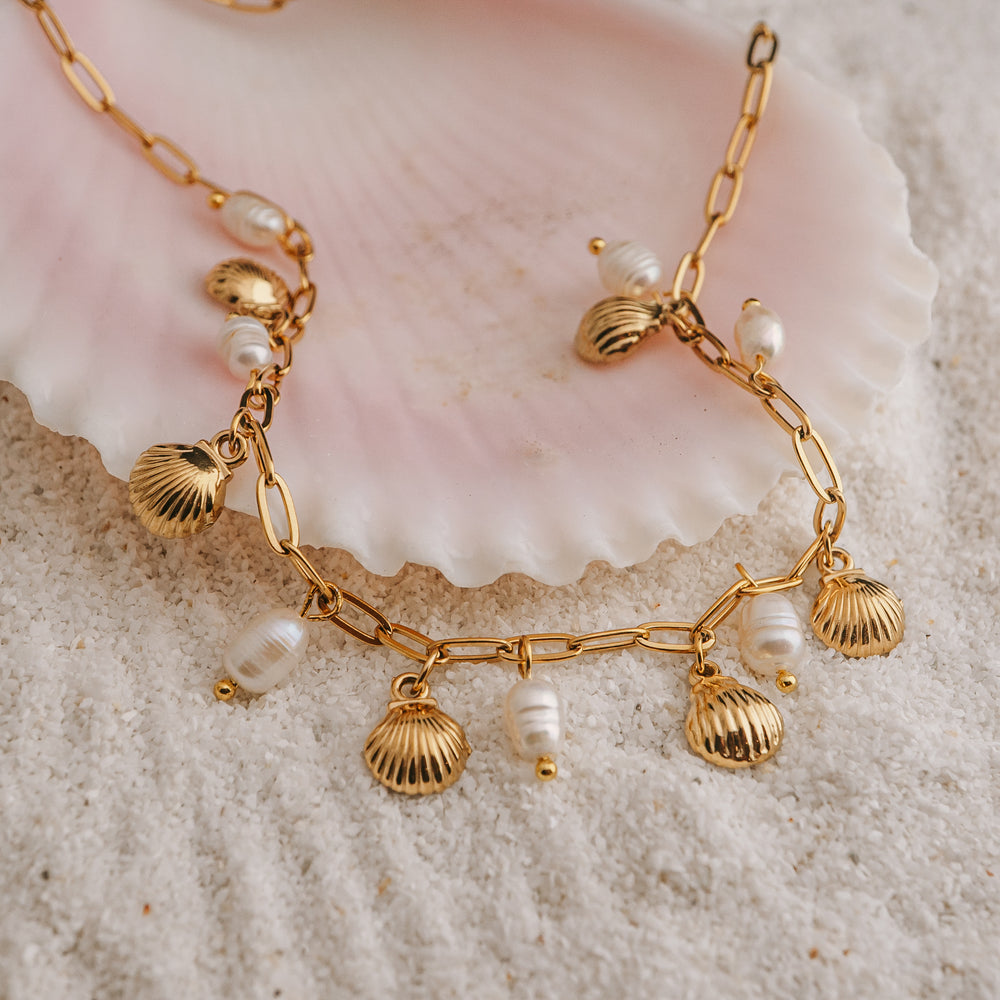Necklaces - Gold Pearl Necklace