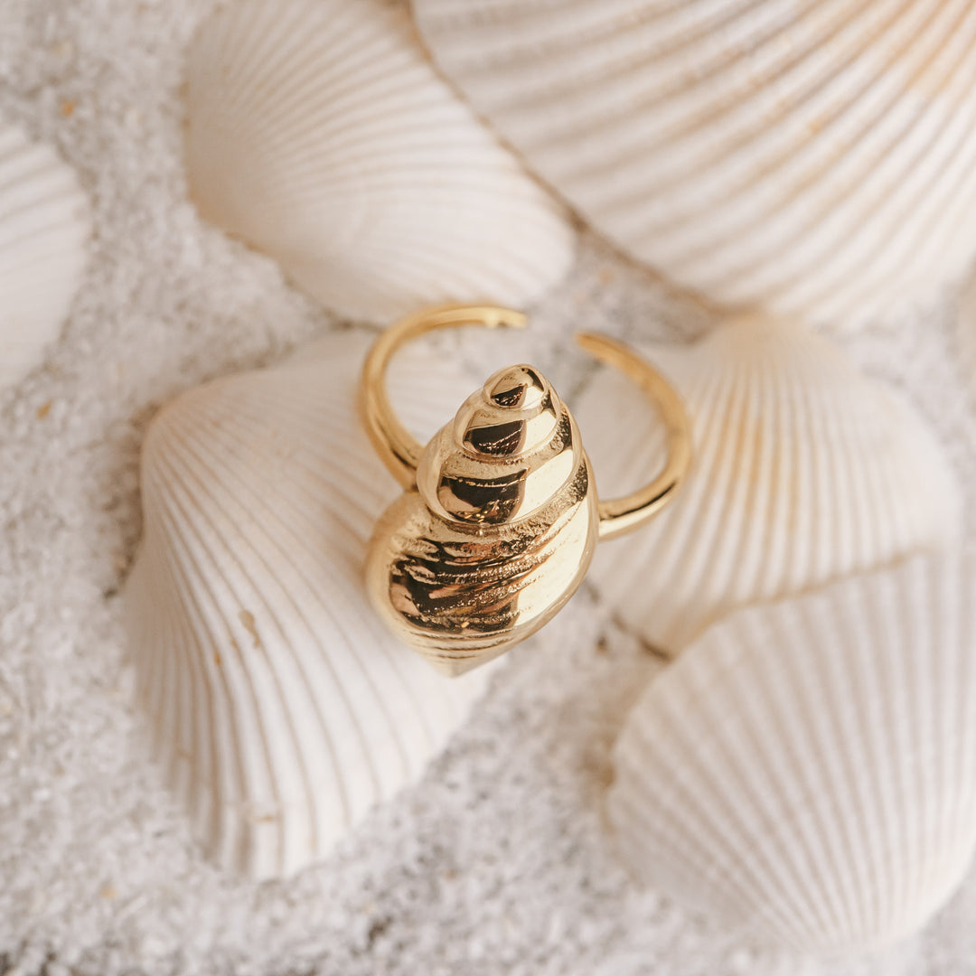 Golden Conch Shell Ring (Adjustable)