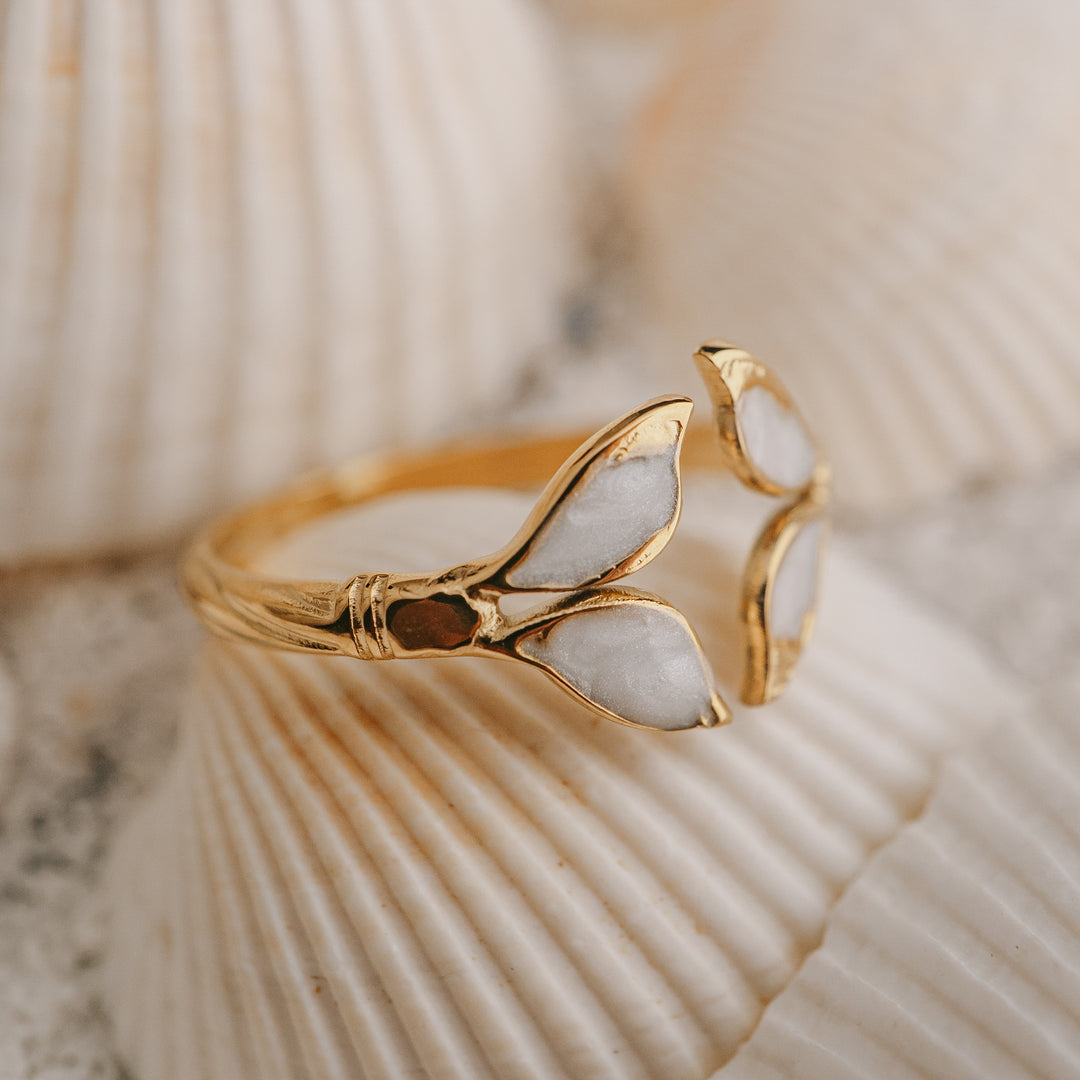 Rings - Gold Whale Tail Ring