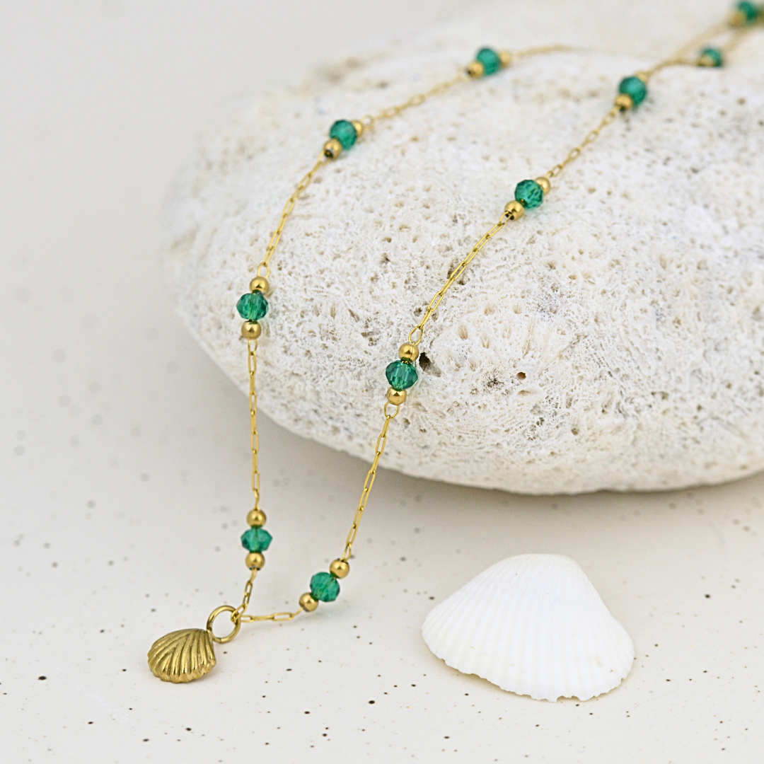 Necklaces - Gold Shell necklace