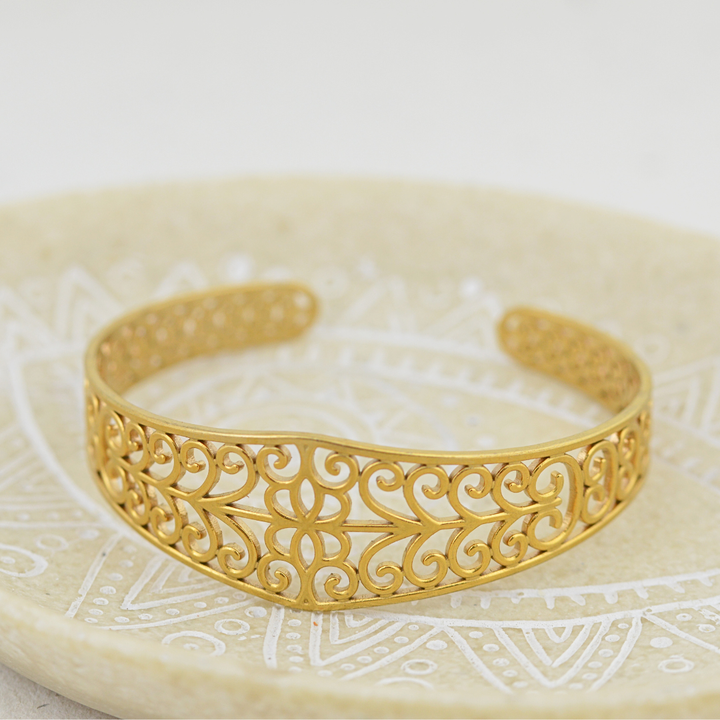 Bracelets - Gold Filigree Cuff