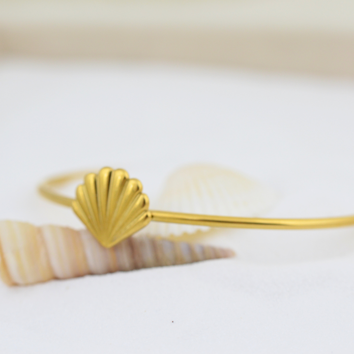 Clam Shell Cuff