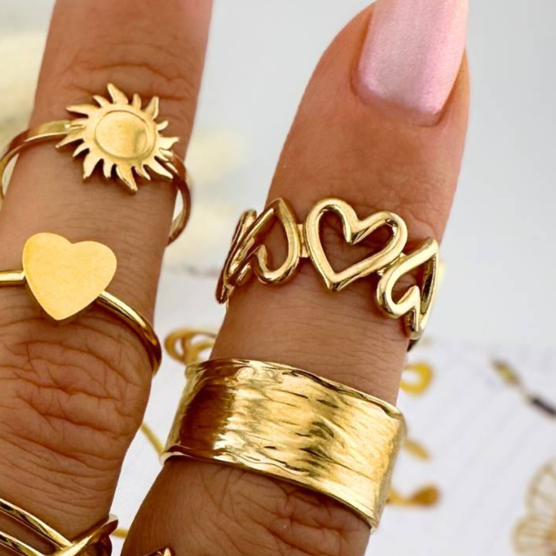 Rigs - Gold Ring with hearts