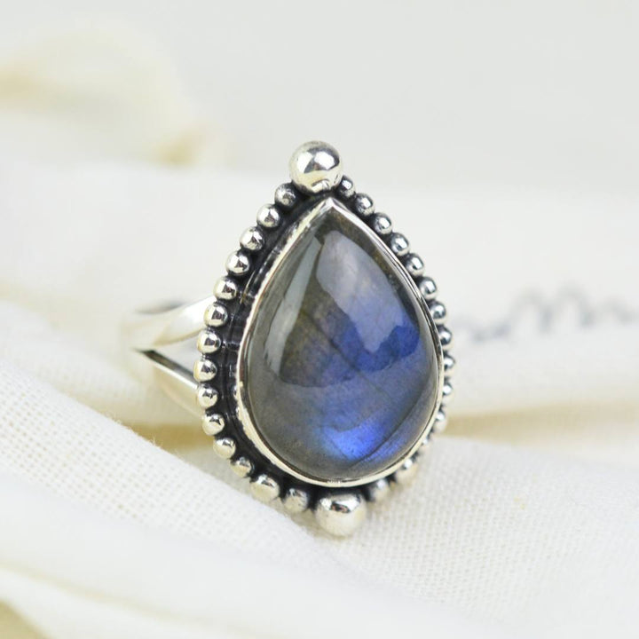 Rings - Luminous Labradorite Ring