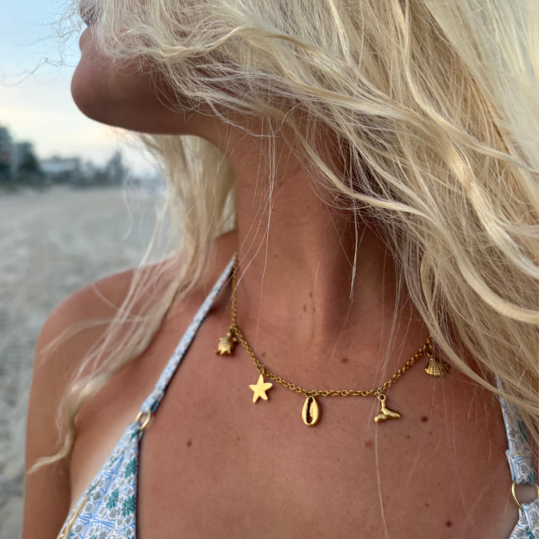 Necklaces - Gold Shell Necklace