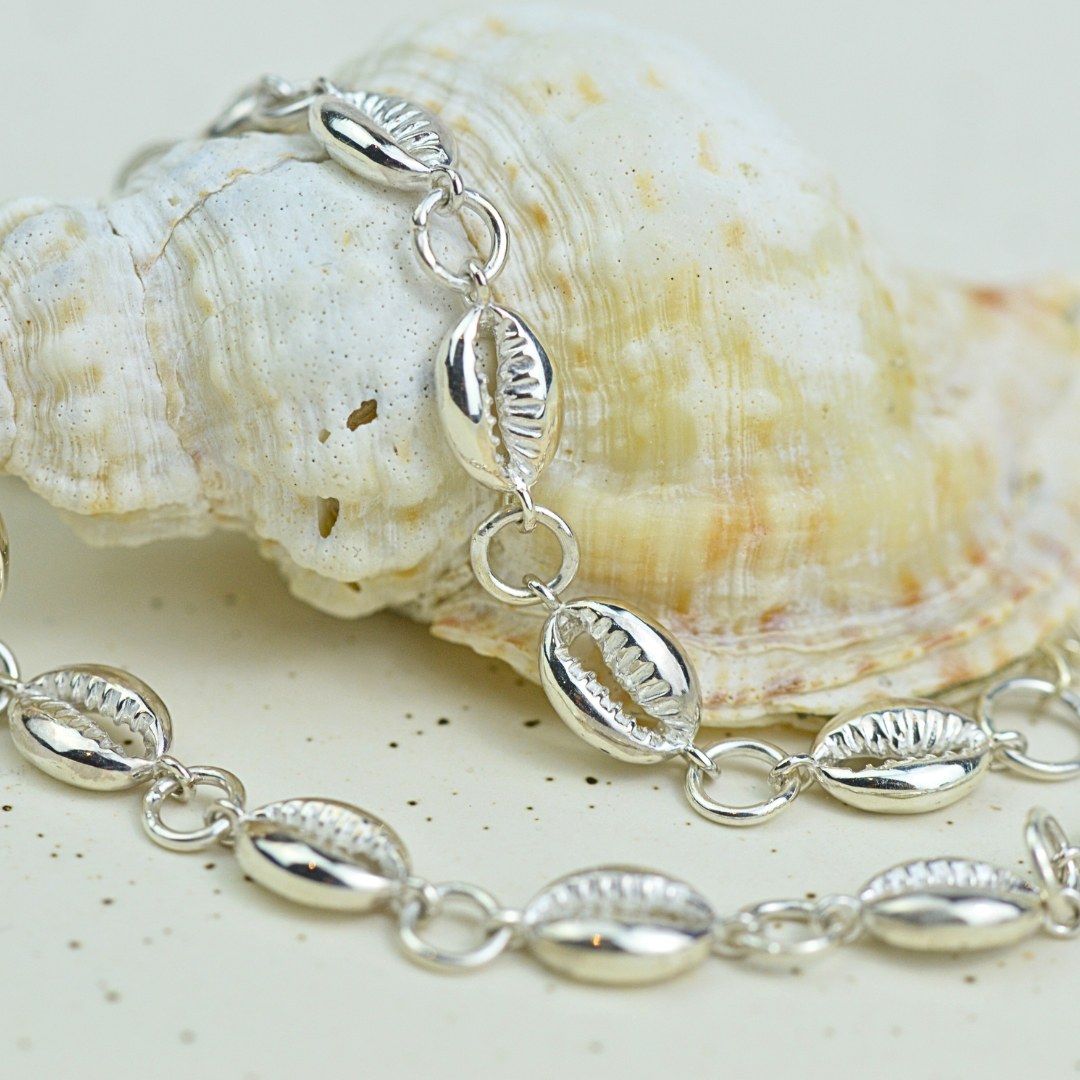 Necklaces - Silver Cowrie Choker
