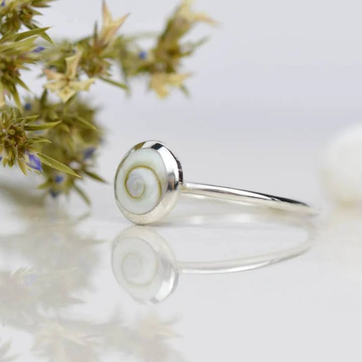 Rings - Dainty Shiva Shell Ring
