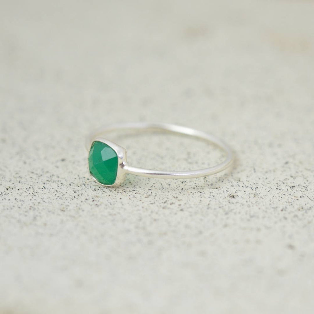 Rings - Dainty Green Onyx Ring