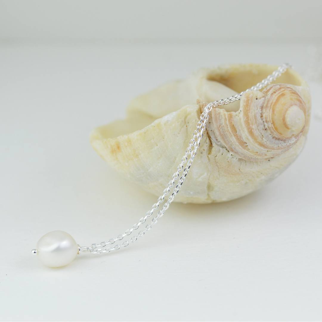 Necklaces - Single Pearl Necklace