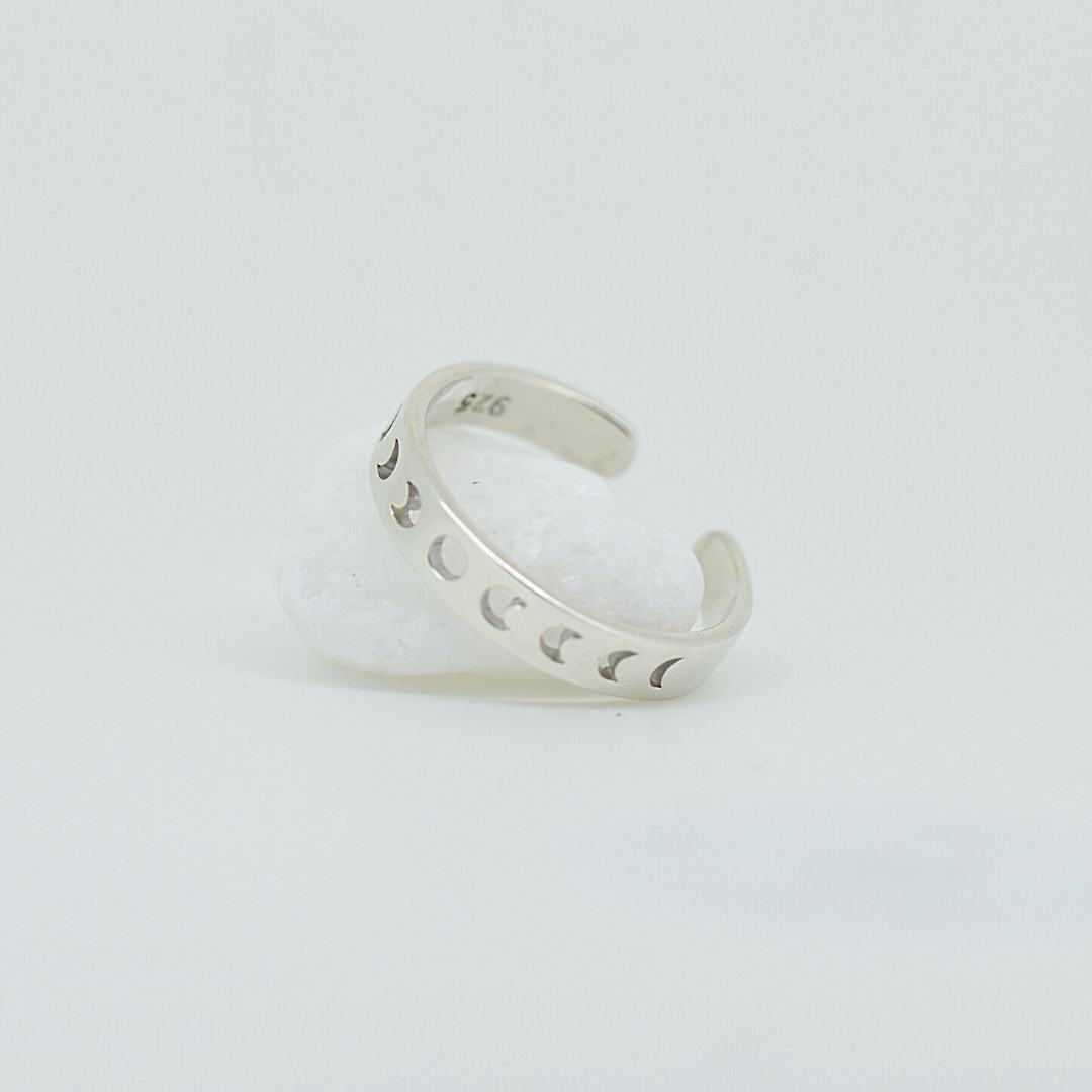 Polished Moon Phase Toe Ring