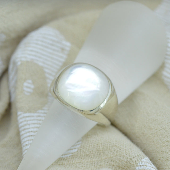 Luminous Mother Of Pearl Ring