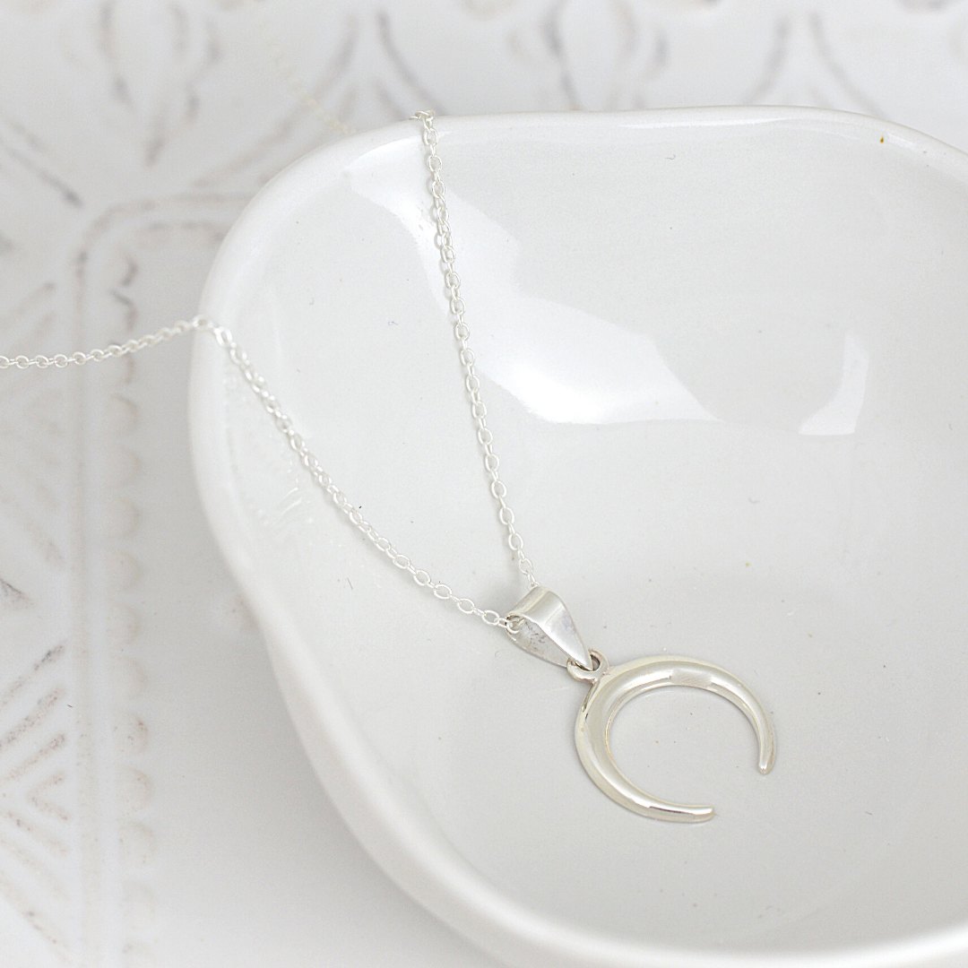 Necklaces - Silver Crescent Moon Necklace